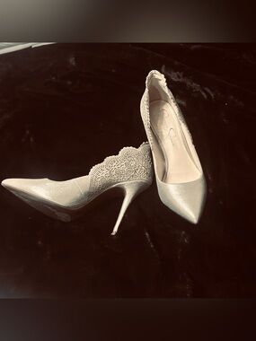 Jessica Simpson Metallic Gold Silver Pointed Toe Lace-Trim Stiletto Pumps